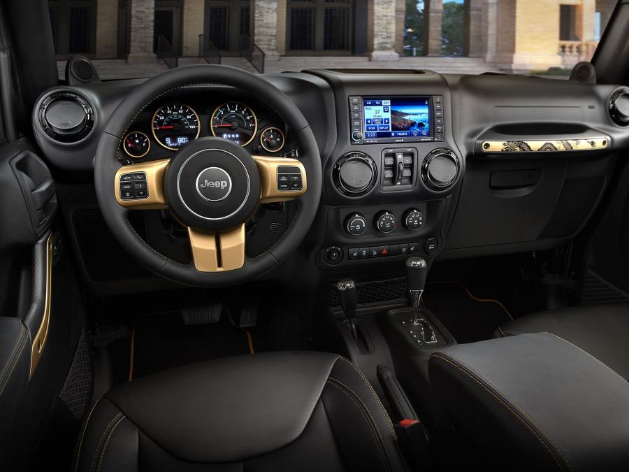  Jeep Wrangler Dragon 2013 года  (фото 4 из 4)